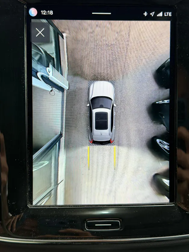 VOLVO XC40 P8 Twin Pro AWD SOH 92% ***Anhängerkupplung 1500Kg***