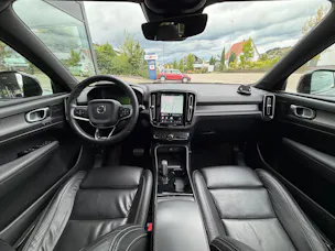 VOLVO XC40 P8 Twin Pro AWD SOH 92% ***Anhängerkupplung 1500Kg***