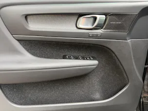 VOLVO XC40 P8 Twin Pro AWD SOH 92% ***Anhängerkupplung 1500Kg***