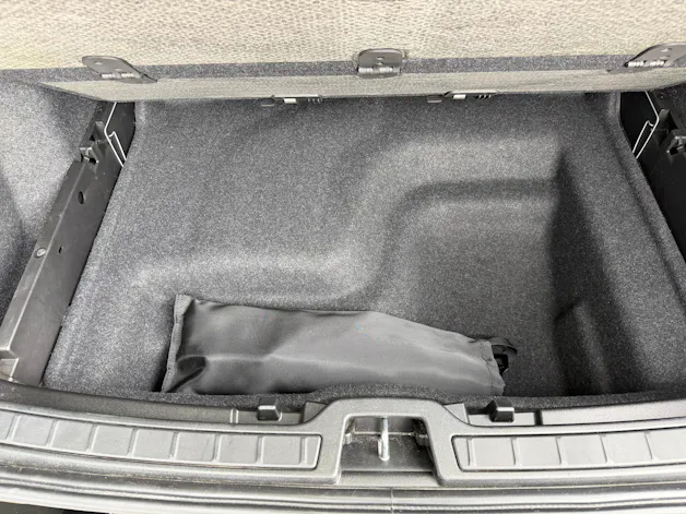 VOLVO XC40 P8 Twin Pro AWD SOH 92% ***Anhängerkupplung 1500Kg***