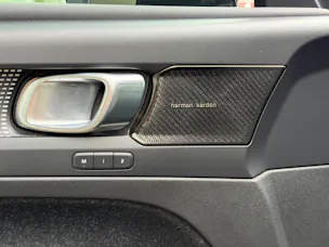 VOLVO XC40 P8 Twin Pro AWD SOH 92% ***Anhängerkupplung 1500Kg***