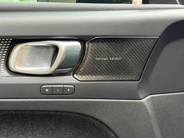 VOLVO XC40 P8 Twin Pro AWD SOH 92% ***Anhängerkupplung 1500Kg***