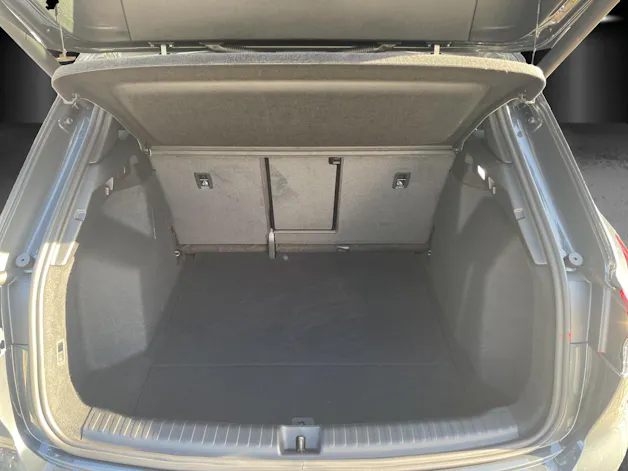 AUDI Q4 e-tron SUV quattro performance Swiss Ski
