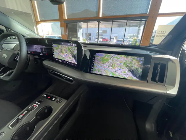 AUDI Q4 e-tron SUV quattro performance Swiss Ski