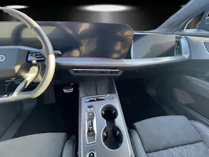 AUDI Q4 e-tron SUV quattro performance Swiss Ski