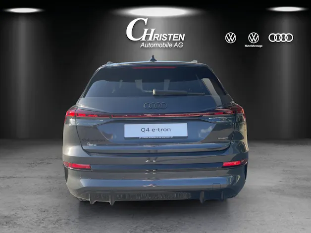 AUDI Q4 e-tron SUV quattro performance Swiss Ski