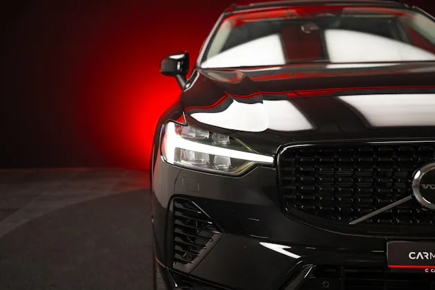 VOLVO XC60 2.0 T8 TE Plus Dark eAWD / Panorama / 360°Kamera / Harman/Kardon