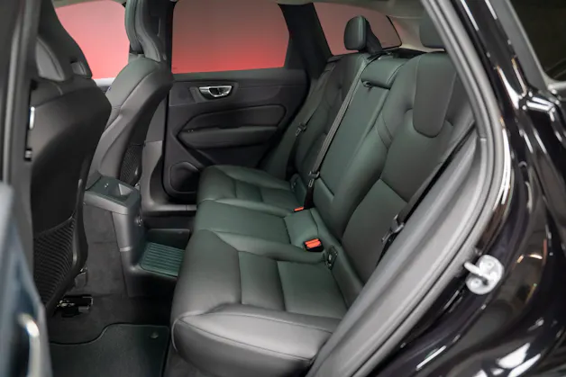 VOLVO XC60 2.0 T8 TE Plus Dark eAWD / Panorama / 360°Kamera / Harman/Kardon