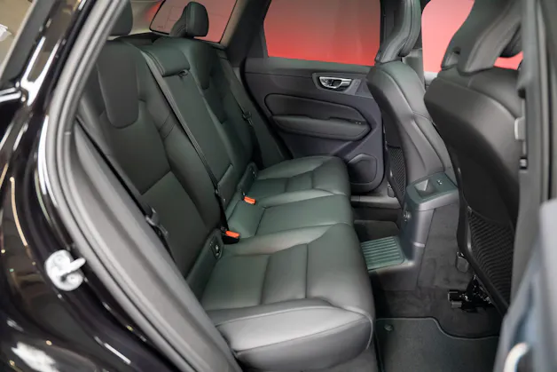 VOLVO XC60 2.0 T8 TE Plus Dark eAWD / Panorama / 360°Kamera / Harman/Kardon