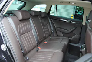 SKODA Superb Combi 2.0 TDi L&K 4x4 DSG