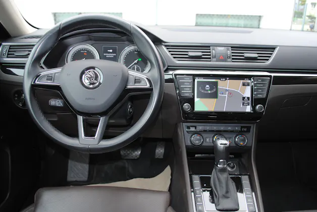 SKODA Superb Combi 2.0 TDi L&K 4x4 DSG