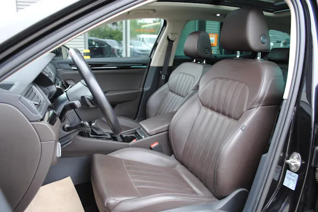 SKODA Superb Combi 2.0 TDi L&K 4x4 DSG