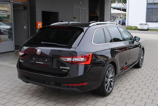 SKODA Superb Combi 2.0 TDi L&K 4x4 DSG