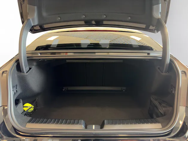 MERCEDES-BENZ C 400 EQ