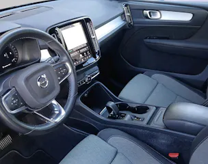 VOLVO XC40 2.0 B3 MH Core