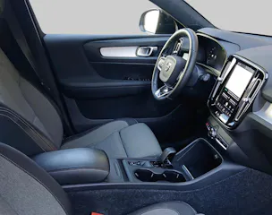 VOLVO XC40 2.0 B3 MH Core