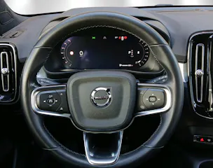 VOLVO XC40 2.0 B3 MH Core