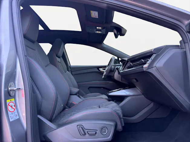 AUDI Q4 50 e-tron quattro 299PS
