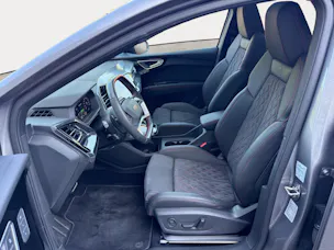 AUDI Q4 50 e-tron quattro 299PS