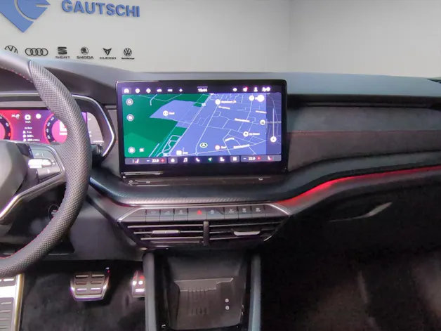 SKODA Octavia Combi 2.0 TSI DSG RS 30 Years Edition