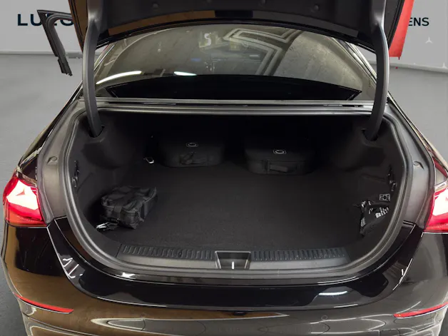 MERCEDES-BENZ E 53 AMG Hybrid 4M / DISTRONIC / 360 Grad Kamera / Panorama-Dach