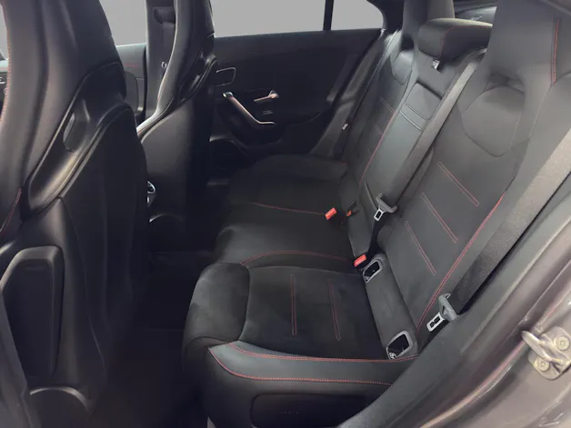 MERCEDES-BENZ CLA 45 S 4M+ AMG / DISTRONIC / 360 Grad Kamera / Real Performance Sound