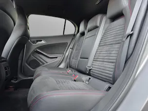 MERCEDES-BENZ GLA 250 AMG Line 4Matic 7G-DCT *Rückfahrkamera*Sitzheizung*Harman/Kardon Soundsystem uvm.*