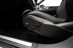 VOLVO XC60 2.0 T8 TE Plus Dark eAWD / Panorama / 360°Kamera / Harman/Kardon / el.Heckklappe