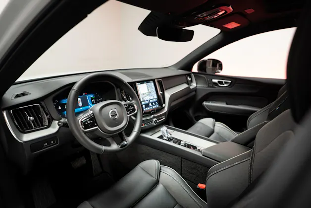 VOLVO XC60 2.0 T8 TE Plus Dark eAWD / Panorama / 360°Kamera / Harman/Kardon / el.Heckklappe