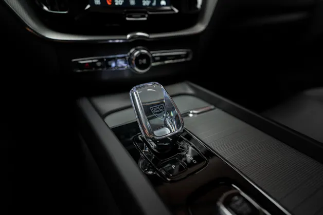 VOLVO XC60 2.0 T8 TE Plus Dark eAWD / Panorama / 360°Kamera / Harman/Kardon / el.Heckklappe