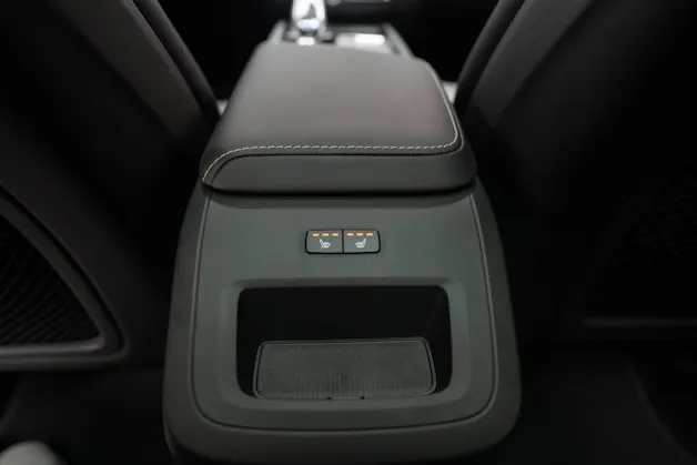 VOLVO XC60 2.0 T8 TE Plus Dark eAWD / Panorama / 360°Kamera / Harman/Kardon / el.Heckklappe