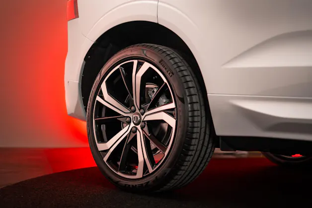 VOLVO XC60 2.0 T8 TE Plus Dark eAWD / Panorama / 360°Kamera / Harman/Kardon / el.Heckklappe