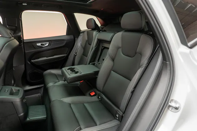 VOLVO XC60 2.0 T8 TE Plus Dark eAWD / Panorama / 360°Kamera / Harman/Kardon / el.Heckklappe