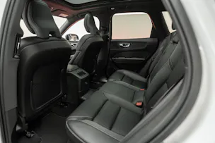 VOLVO XC60 2.0 T8 TE Plus Dark eAWD / Panorama / 360°Kamera / Harman/Kardon / el.Heckklappe