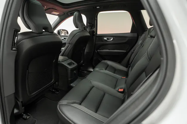 VOLVO XC60 2.0 T8 TE Plus Dark eAWD / Panorama / 360°Kamera / Harman/Kardon / el.Heckklappe