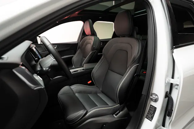 VOLVO XC60 2.0 T8 TE Plus Dark eAWD / Panorama / 360°Kamera / Harman/Kardon / el.Heckklappe