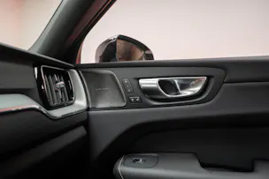 VOLVO XC60 2.0 T8 TE Plus Dark eAWD / Panorama / 360°Kamera / Harman/Kardon / el.Heckklappe