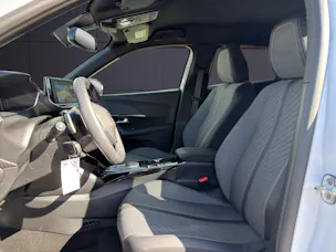 PEUGEOT 2008 1.2 MHEV Allure Premium