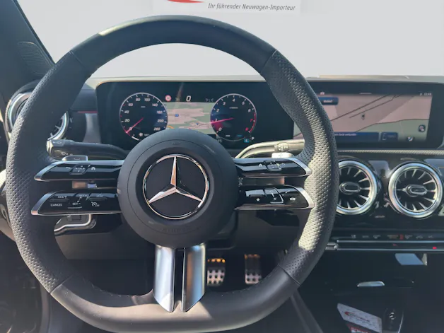 MERCEDES-BENZ CLA 200 7G-DCT AMG Line Night