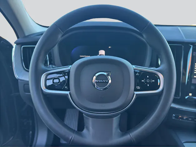 VOLVO XC60 B5 Benzin Mild Hybrid AWD Plus Dark Geartronic