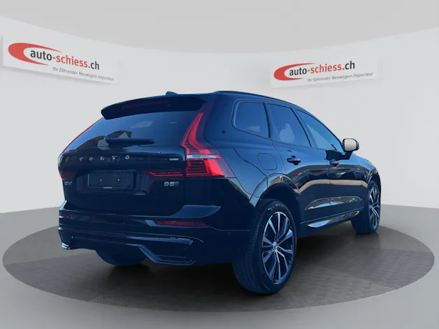 VOLVO XC60 B5 Benzin Mild Hybrid AWD Plus Dark Geartronic