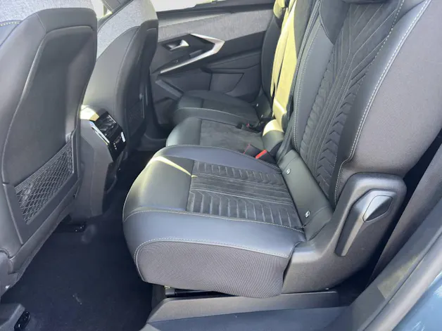 PEUGEOT 5008 1.2 Hybrid GT Exclusive