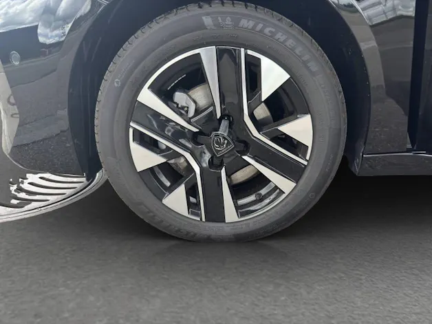 PEUGEOT 208 1.2 Hybrid Allure