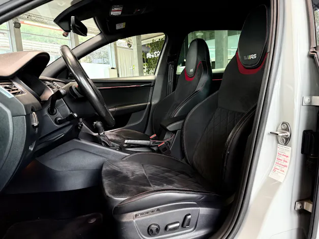 SKODA Octavia Combi 2.0 TSI RS Final Edition DSG