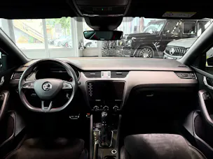 SKODA Octavia Combi 2.0 TSI RS Final Edition DSG