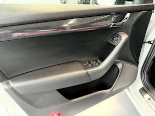 SKODA Octavia Combi 2.0 TSI RS Final Edition DSG