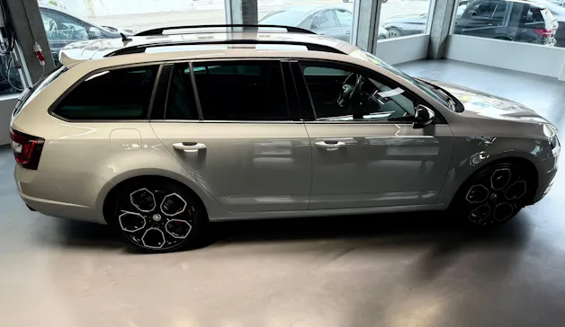 SKODA Octavia Combi 2.0 TSI RS Final Edition DSG