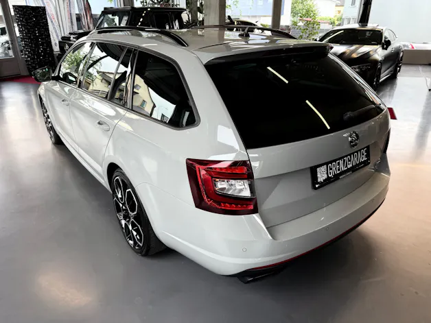SKODA Octavia Combi 2.0 TSI RS Final Edition DSG