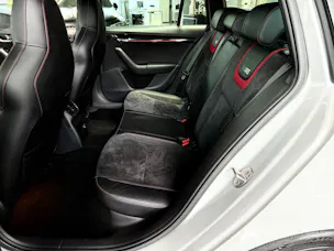 SKODA Octavia Combi 2.0 TSI RS Final Edition DSG