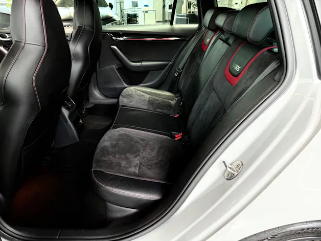 SKODA Octavia Combi 2.0 TSI RS Final Edition DSG